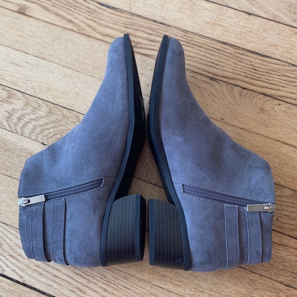 NWOT Gray Booties - Picture 3 of 7